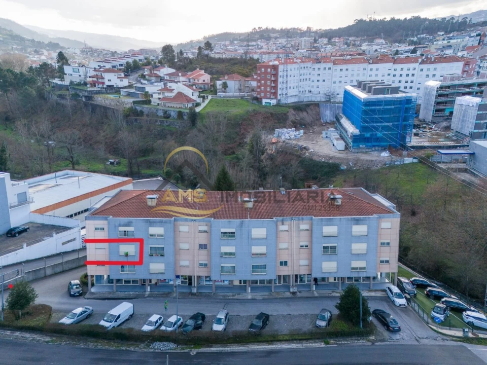 Apartamento T3 para Venda em Quinchães Foto 3