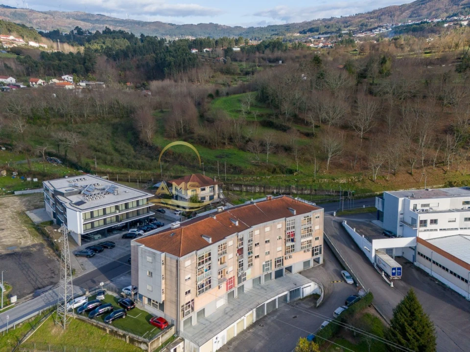 Apartamento T3 para Venda em Quinchães Foto 11