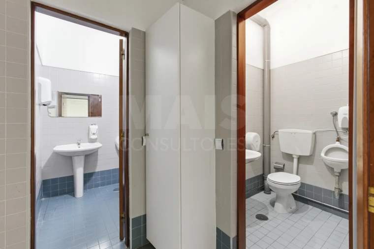 Loja para Venda em Alcobaça e Vestiaria Foto 8