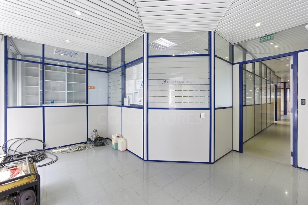 Loja para Venda em Alcobaça e Vestiaria Foto 7