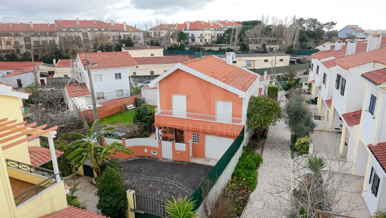 Moradia T4 para Venda em Alcabideche Foto 2