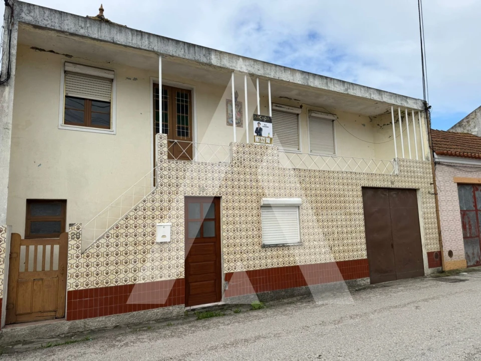 Moradia T4 para Venda em Aradas Foto 1