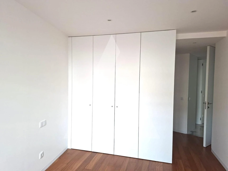 Apartamento T3 para Arrendamento em Santa Maria Maior e Monserrate e Meadela Foto 12