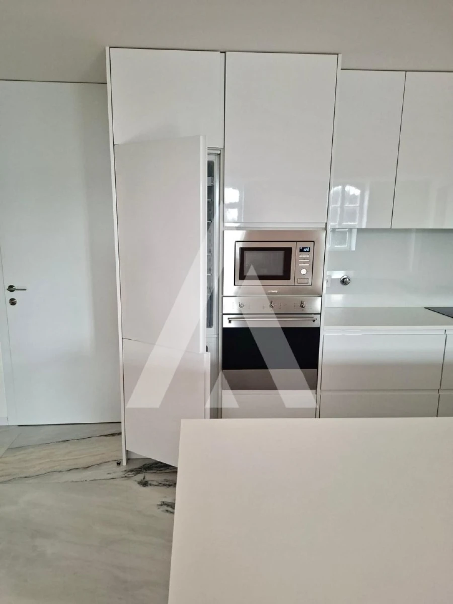 Apartamento T3 para Arrendamento em Santa Maria Maior e Monserrate e Meadela Foto 3