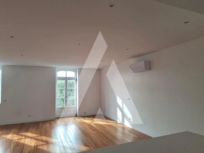 Apartamento T3 para Arrendamento em Santa Maria Maior e Monserrate e Meadela Foto 6