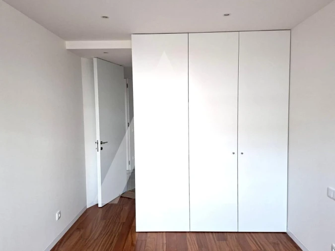 Apartamento T3 para Arrendamento em Santa Maria Maior e Monserrate e Meadela Foto 10