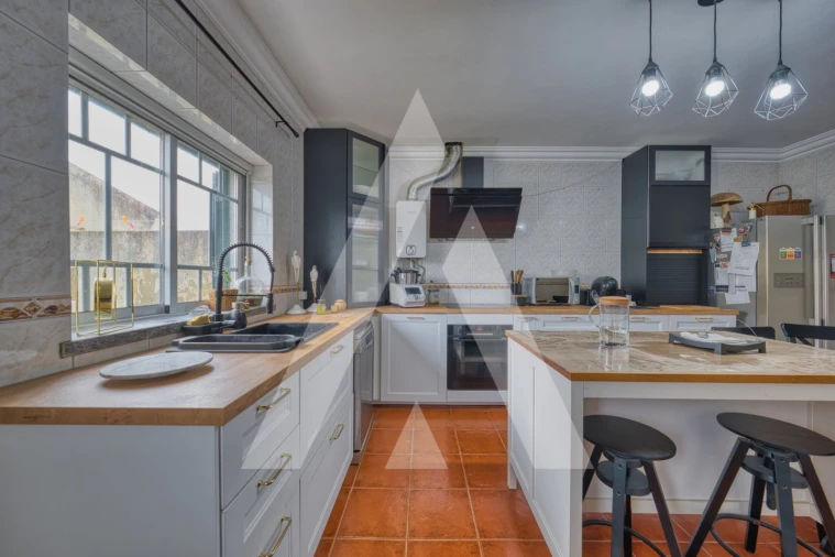 Moradia T4 para Venda em Lamas e Cercal Foto 1