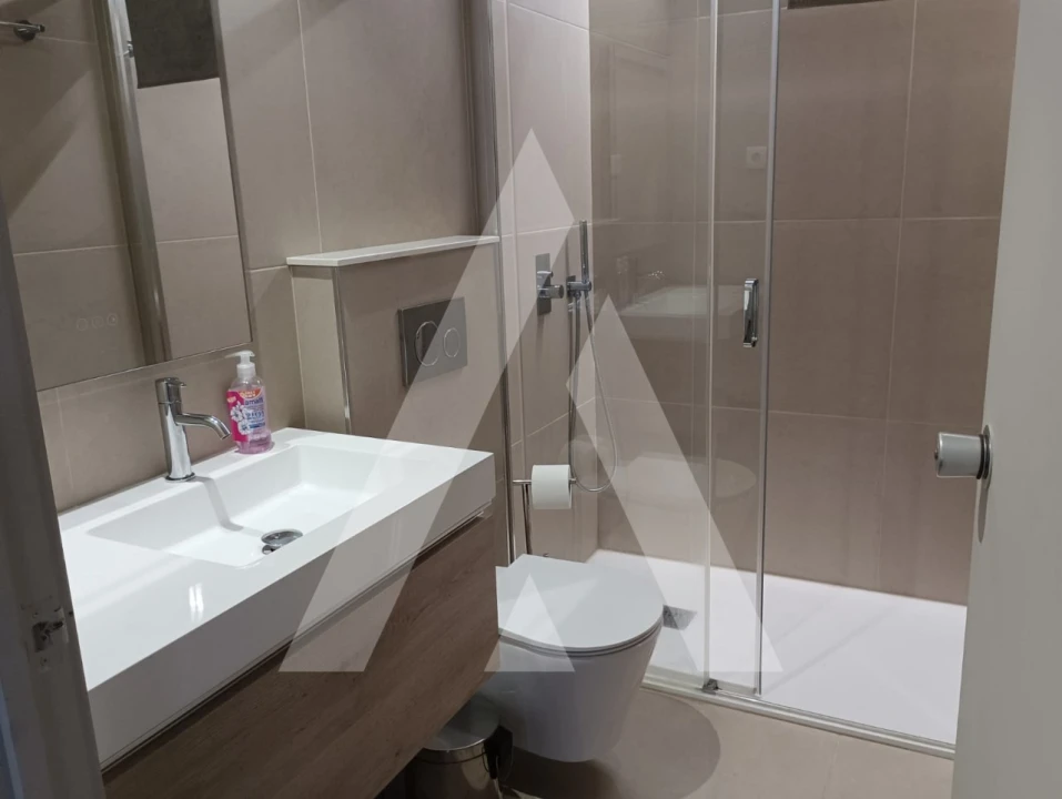 Apartamento T3 para Arrendamento em Sé Nova, Santa Cruz, Almedina e São Bartolomeu Foto 23