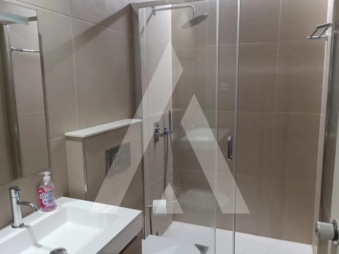 Apartamento T3 para Arrendamento em Sé Nova, Santa Cruz, Almedina e São Bartolomeu Foto 24