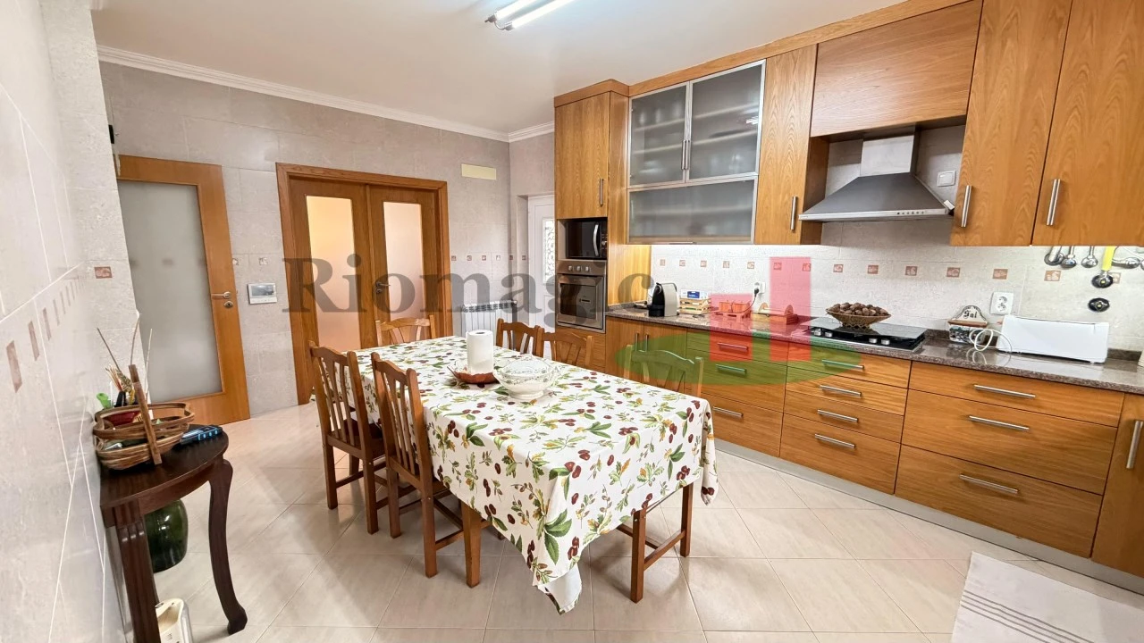 Moradia T5 para Venda em Rio Maior Foto 5