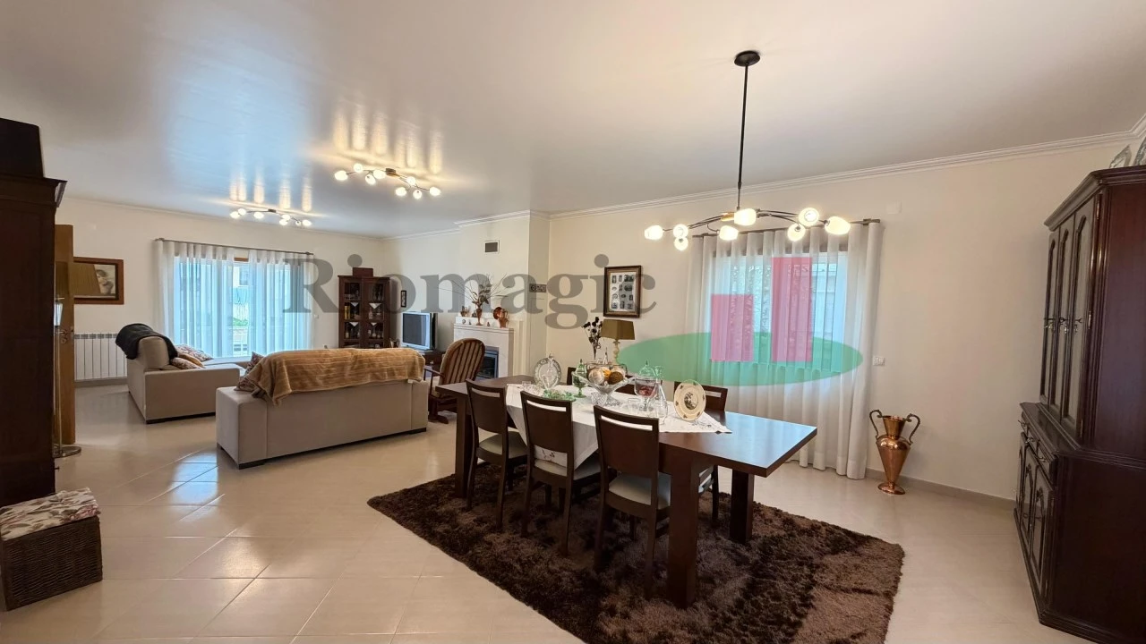 Moradia T5 para Venda em Rio Maior Foto 12