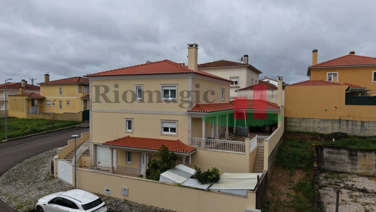 Moradia T5 para Venda em Rio Maior Foto 67