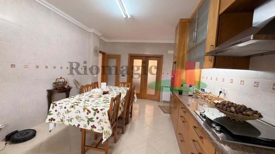 Moradia T5 para Venda em Rio Maior Foto 8