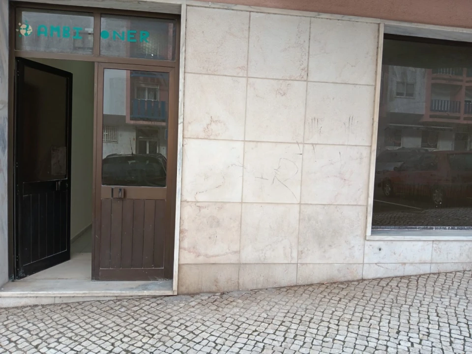 Loja para Venda em Cacém e São Marcos Foto 2