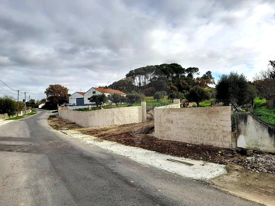 Terreno para Venda em São João Baptista e Santa Maria dos Olivais Foto 2