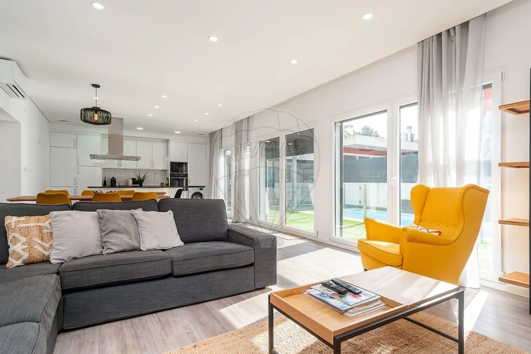 Moradia T4 para Venda em Azeitão (São Lourenço e São Simão) Foto 12