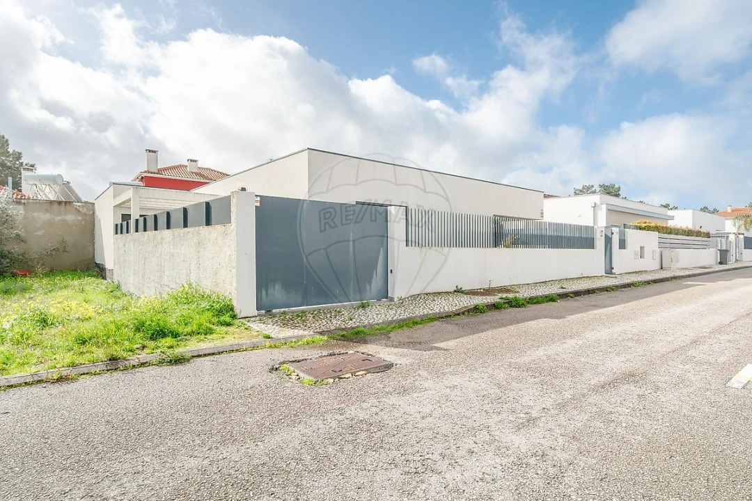 Moradia T4 para Venda em Azeitão (São Lourenço e São Simão) Foto 7