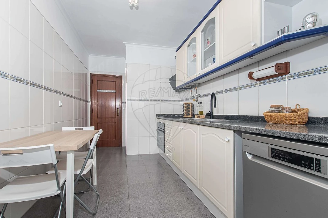 Apartamento T2 para Venda em Cacém e São Marcos Foto 3