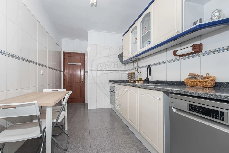 Apartamento T2 para Venda em Cacém e São Marcos Foto 3