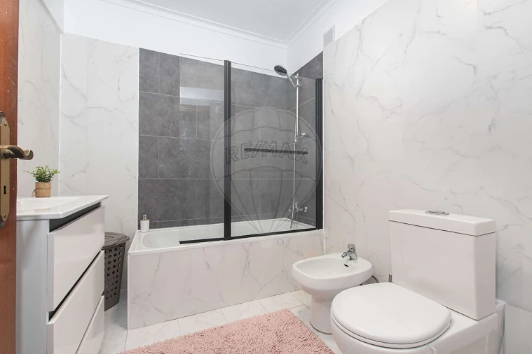 Apartamento T2 para Venda em Cacém e São Marcos Foto 16