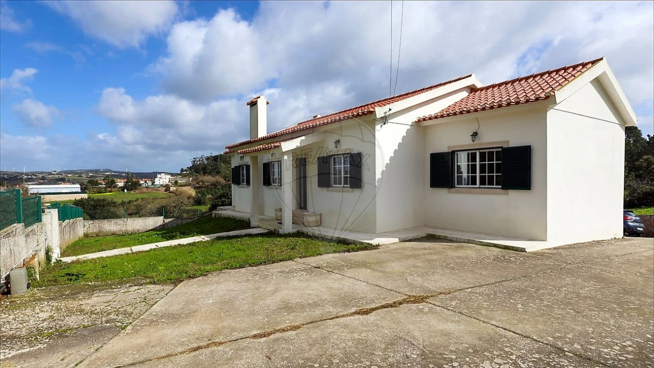 Moradia T3 para Venda em Venda do Pinheiro e Santo Estêvão das Galés Foto 28