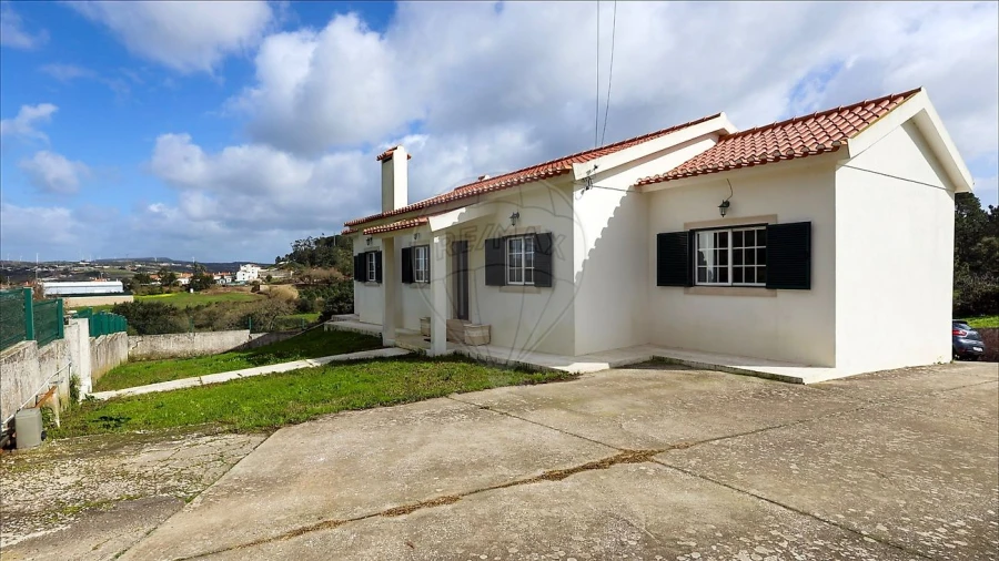 Moradia T3 para Venda em Venda do Pinheiro e Santo Estêvão das Galés Foto 28