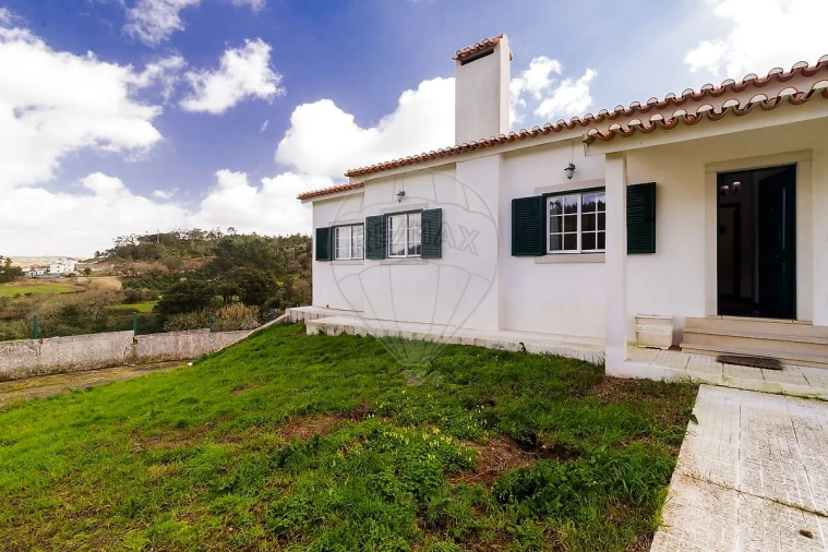 Moradia T3 para Venda em Venda do Pinheiro e Santo Estêvão das Galés