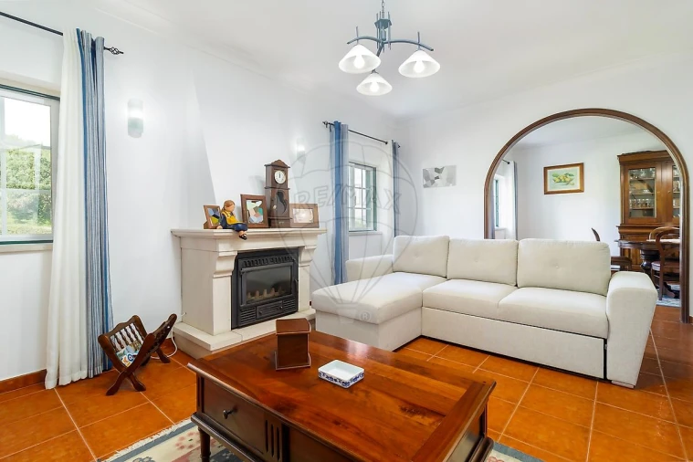 Moradia T3 para Venda em Venda do Pinheiro e Santo Estêvão das Galés Foto 5