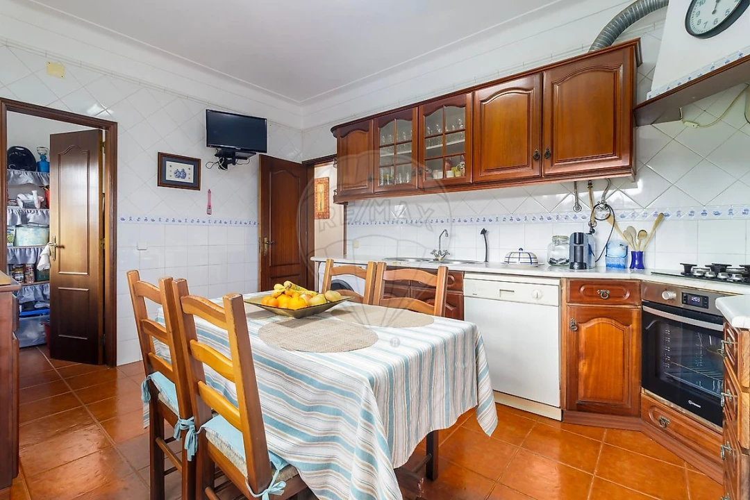 Moradia T3 para Venda em Venda do Pinheiro e Santo Estêvão das Galés Foto 12