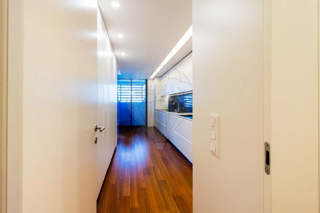 Apartamento T4 para Venda em Parque das Nações Foto 13