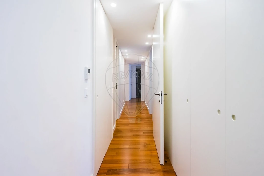 Apartamento T4 para Venda em Parque das Nações Foto 24