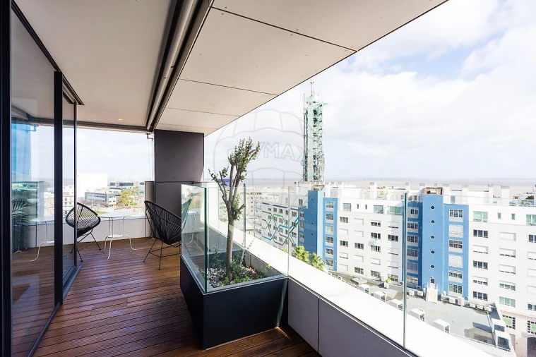 Apartamento T4 para Venda em Parque das Nações Foto 8