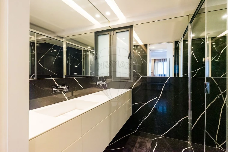 Apartamento T4 para Venda em Parque das Nações Foto 17