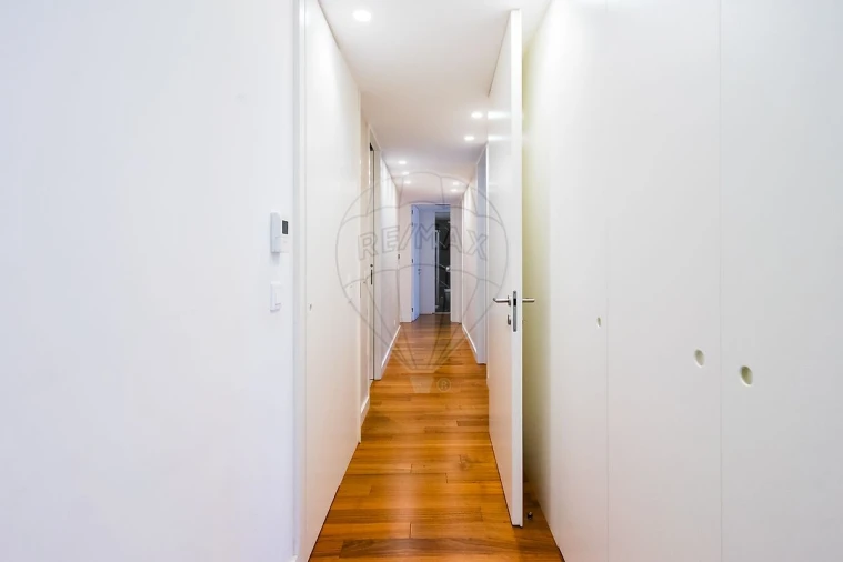 Apartamento T4 para Venda em Parque das Nações Foto 24