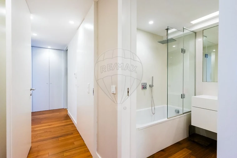 Apartamento T4 para Venda em Parque das Nações Foto 26