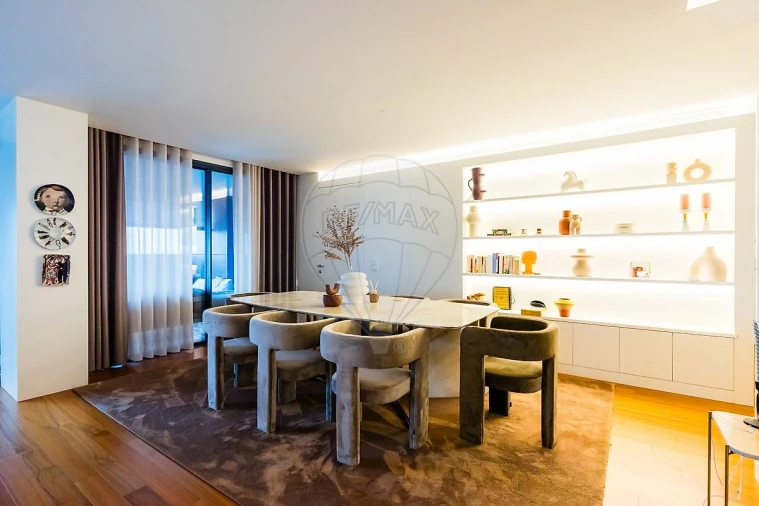 Apartamento T4 para Venda em Parque das Nações Foto 2