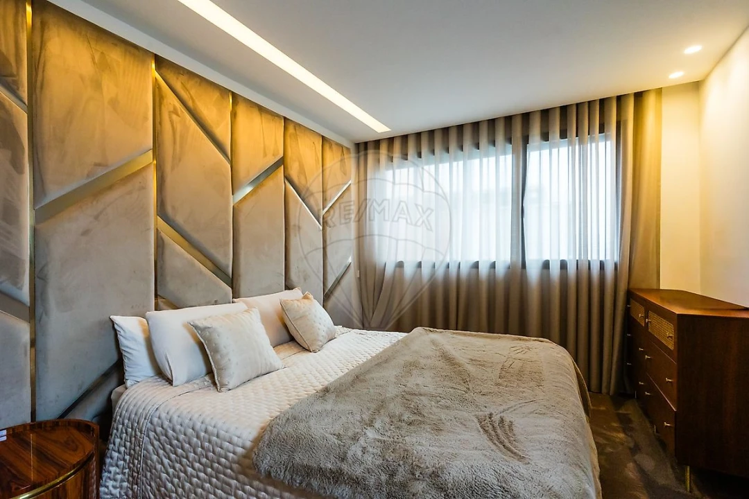 Apartamento T4 para Venda em Parque das Nações Foto 14