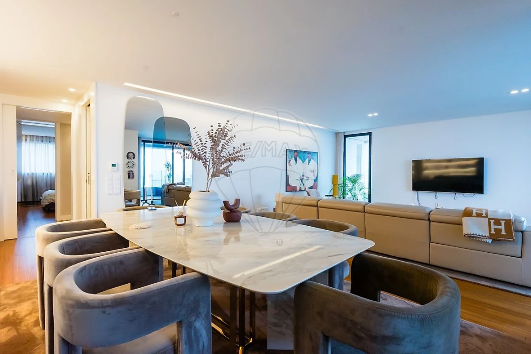 Apartamento T4 para Venda em Parque das Nações Foto 3