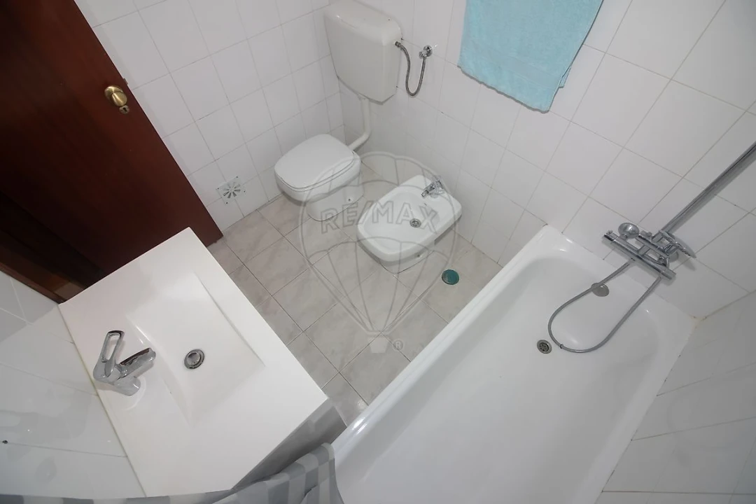 Apartamento T2 para Venda em Carregado e Cadafais Foto 18