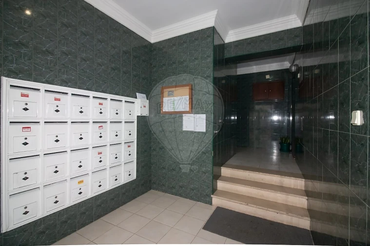 Apartamento T2 para Venda em Carregado e Cadafais Foto 2