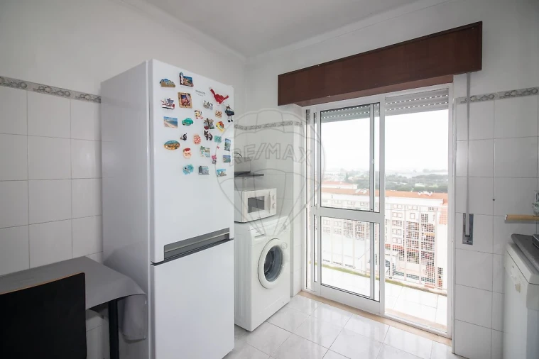 Apartamento T2 para Venda em Carregado e Cadafais Foto 7