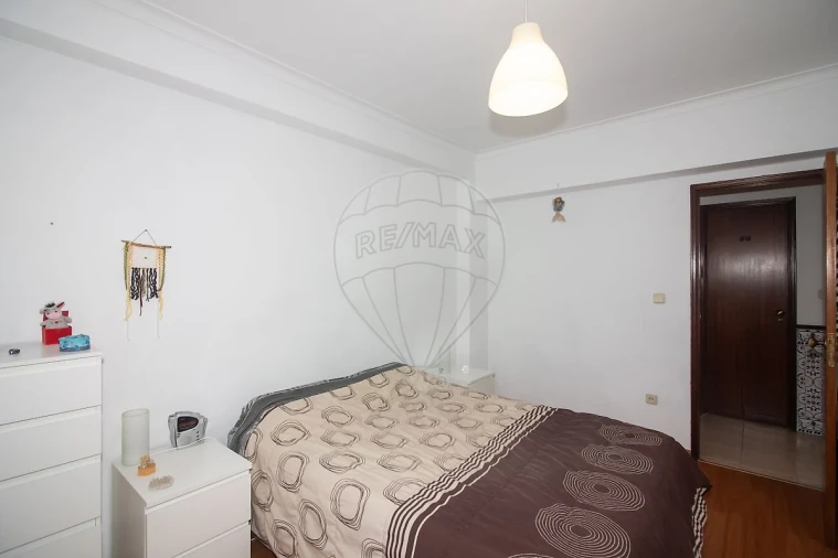 Apartamento T2 para Venda em Carregado e Cadafais Foto 15