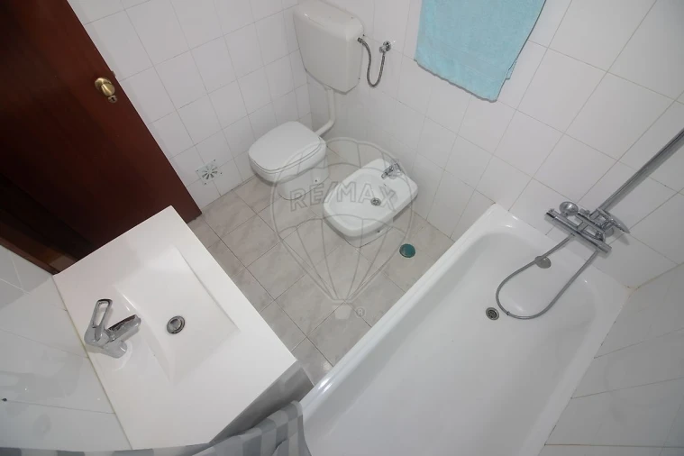 Apartamento T2 para Venda em Carregado e Cadafais Foto 18