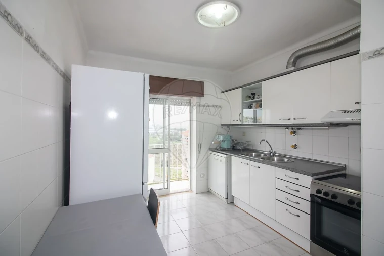 Apartamento T2 para Venda em Carregado e Cadafais Foto 5