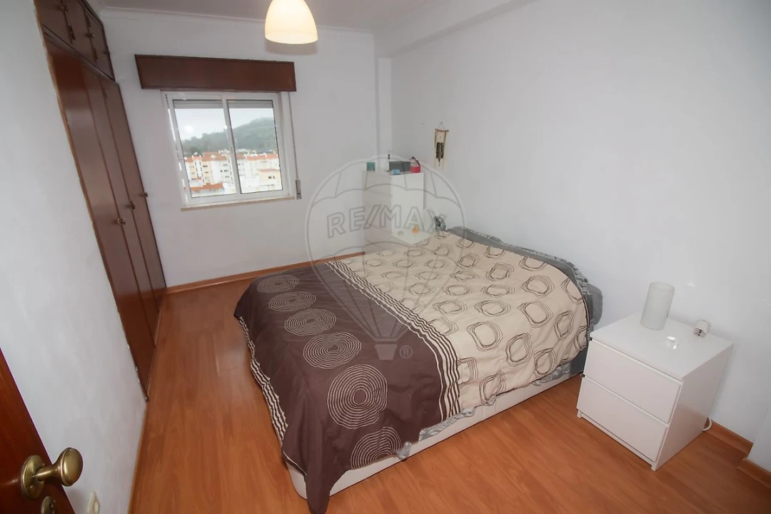Apartamento T2 para Venda em Carregado e Cadafais Foto 14
