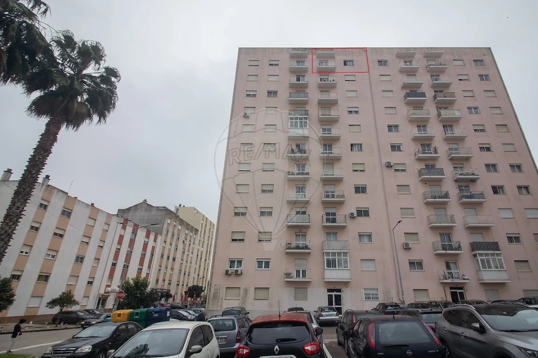 Apartamento T2 para Venda em Carregado e Cadafais Foto 1