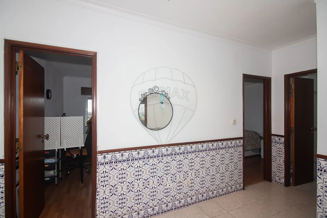 Apartamento T2 para Venda em Carregado e Cadafais Foto 8