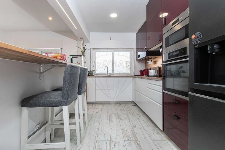 Apartamento T3 para Venda em Póvoa de Santa Iria e Forte da Casa Foto 9