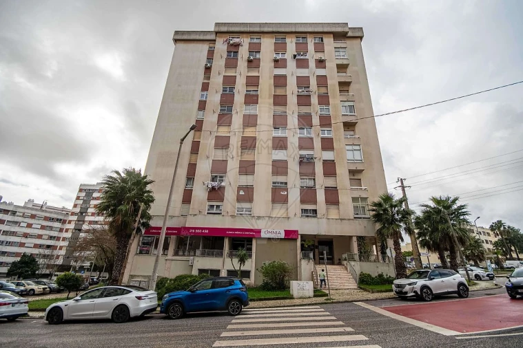 Apartamento T3 para Venda em Póvoa de Santa Iria e Forte da Casa Foto 23