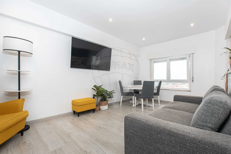 Apartamento T3 para Venda em Póvoa de Santa Iria e Forte da Casa Foto 5